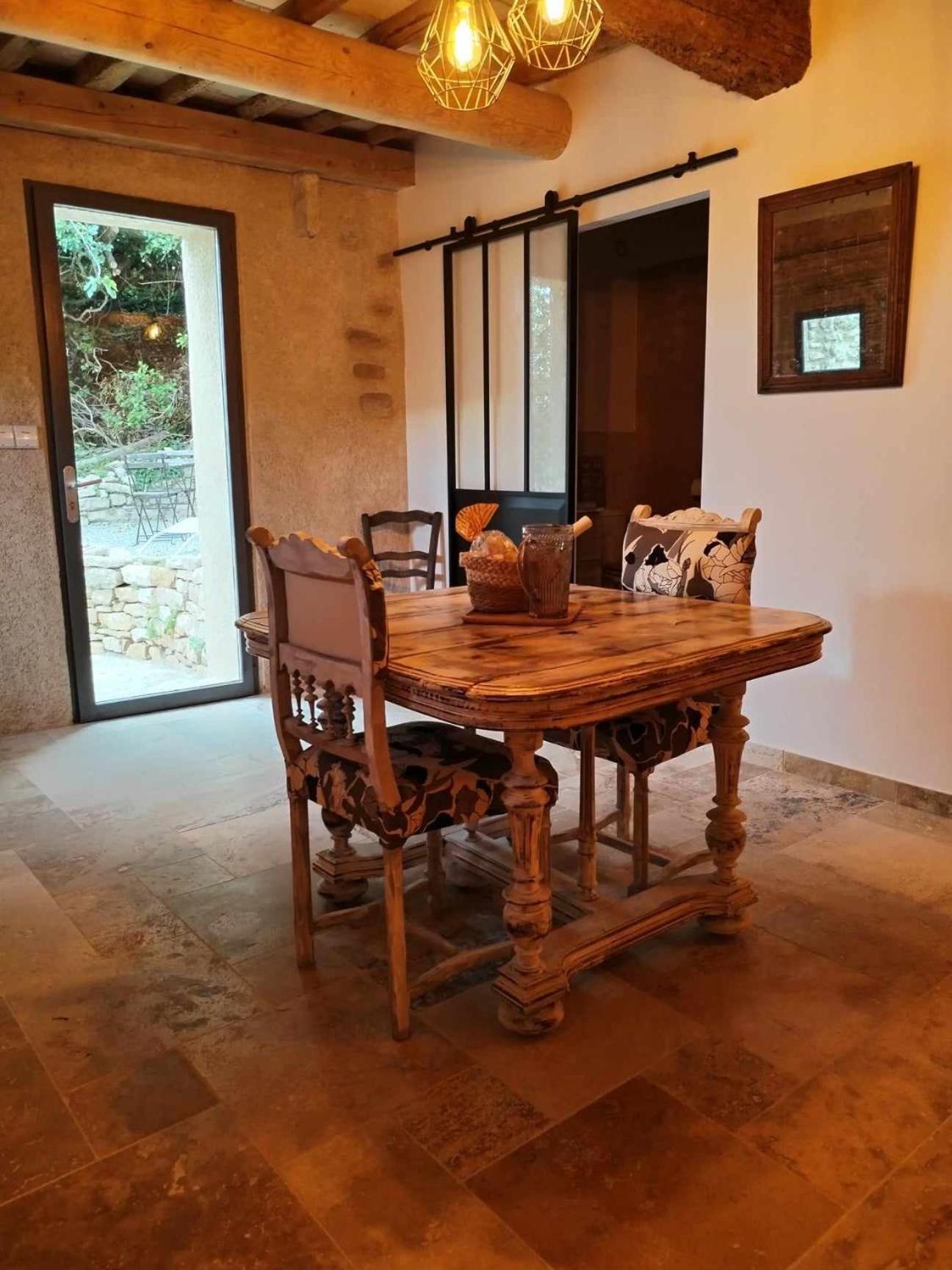 Ferienwohnung La Taniere Lagarde-Pareol Exterior foto
